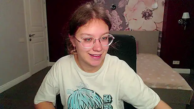 AngelinaLow online show from March 19, 3:19 pm