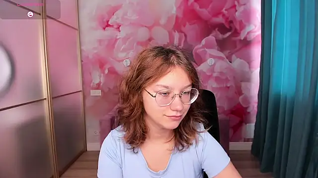 AngelinaLow online show from October 26, 6:30 am