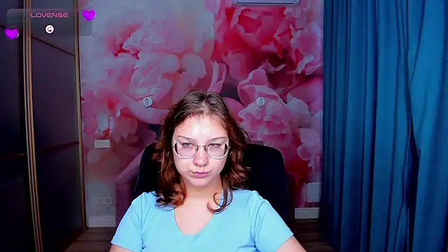 AngelinaLow online show from November 25, 12:38 pm