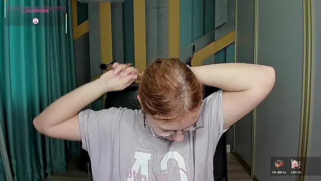 AngelinaLow online show from December 18, 12:22 pm