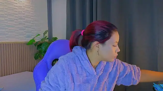 TiffanyWalk online show from October 2, 11:28 am