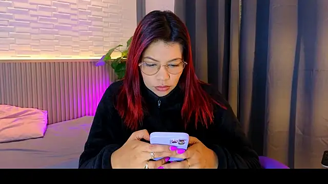 TiffanyWalk online show from October 27, 11:47 am