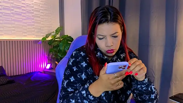 TiffanyWalk online show from November 5, 10:59 am