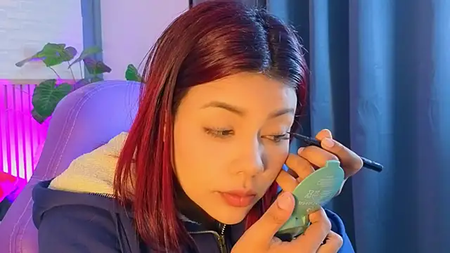 TiffanyWalk online show from March 5, 12:34 pm