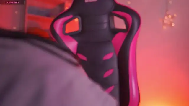 Madison Mayer online show from February 12, 2:01 pm