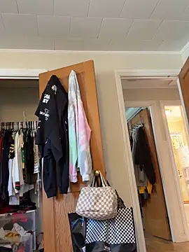 Snapshot of SpaceCowWhore chatting on September 27, 4:12 pm SpaceCowWhore online show from September 27, 4:12 pm