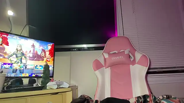 Snapshot of SpaceCowWhore chatting on September 29, 11:53 pm SpaceCowWhore online show from September 29, 11:53 pm