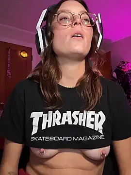 Snapshot of SpaceCowWhore chatting on October 2, 12:17 am SpaceCowWhore online show from October 2, 12:17 am