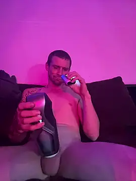 Snapshot of Stillhard8925 chatting on October 22, 4:35 am Stillhard8925 online show from October 22, 4:35 am