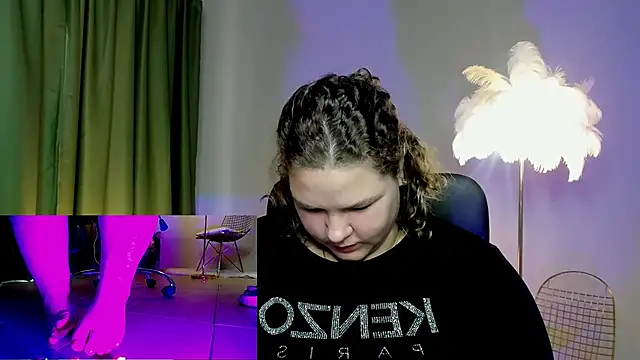 FlorenceAnderson online show from October 14, 9:32 am