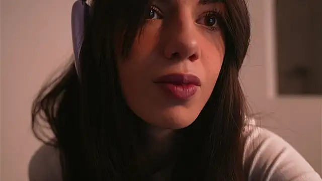 Snapshot of mystica_ chatting on November 3, 12:17 pm mystica online show from November 3, 12:17 pm