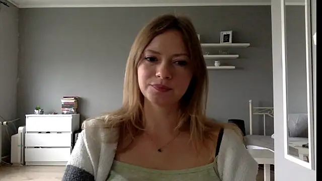 Snapshot of MillieShow chatting on September 22, 2:41 pm MillieShow online show from September 22, 2:41 pm