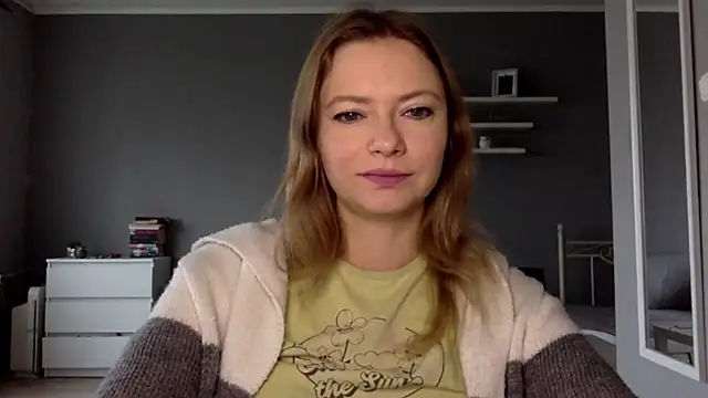 Snapshot of MillieShow chatting on October 6, 7:17 am MillieShow online show from October 6, 7:17 am