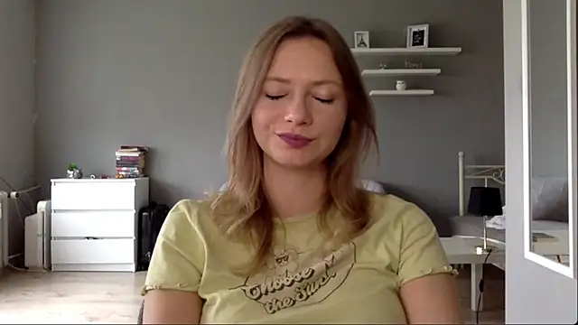 Snapshot of MillieShow chatting on October 11, 2:15 pm MillieShow online show from October 11, 2:15 pm