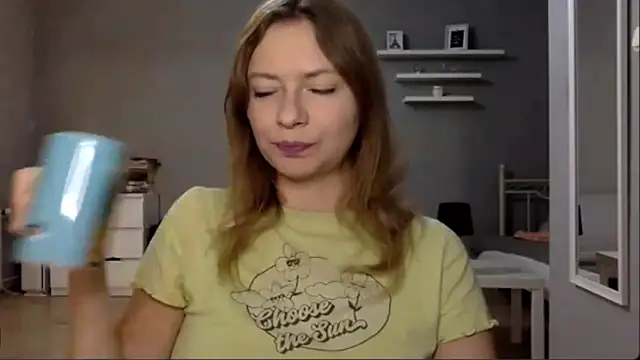 Snapshot of MillieShow chatting on October 30, 9:48 pm MillieShow online show from October 30, 9:48 pm