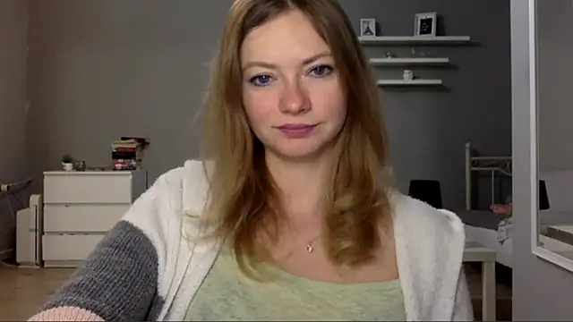 Snapshot of MillieShow chatting on November 3, 10:42 pm MillieShow online show from November 3, 10:42 pm