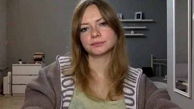 Snapshot of MillieShow chatting on November 15, 3:30 pm MillieShow online show from November 15, 3:30 pm