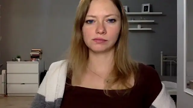 Snapshot of MillieShow chatting on November 20, 9:47 pm MillieShow online show from November 20, 9:47 pm