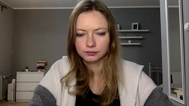 Snapshot of MillieShow chatting on November 23, 2:50 pm MillieShow online show from November 23, 2:50 pm