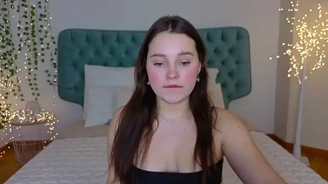 Snapshot of Cute_kitty- chatting on March 15, 9:38 pm Cute kitty- online show from March 15, 9:38 pm