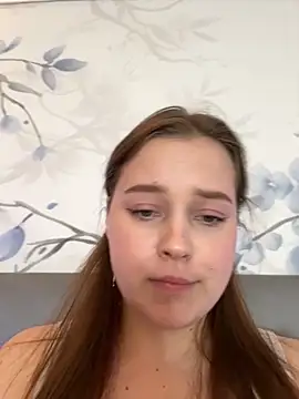 Snapshot of Cute_kitty- chatting on September 18, 10:01 pm Cute kitty- online show from September 18, 10:01 pm