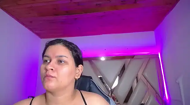 kriss sweetboobs10 online show from March 20, 1:15 pm