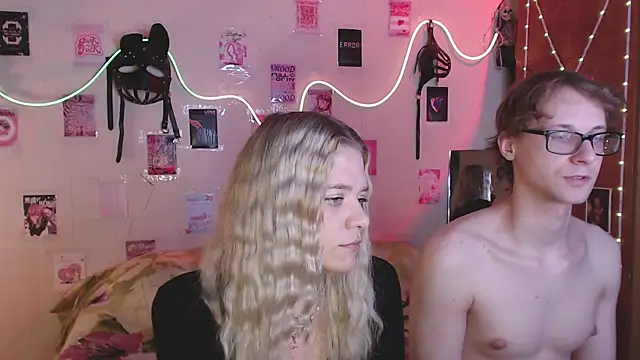 Snapshot of Your_Horny_Friends chatting on September 16, 1:01 pm Your Horny Friends online show from September 16, 1:01 pm