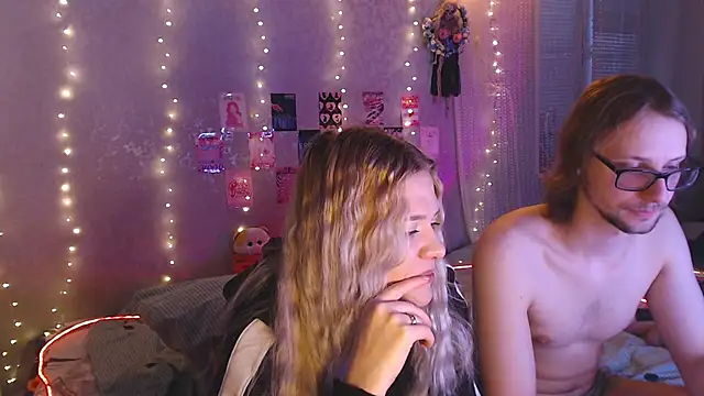 Your Horny Friends online show from April 15, 2:46 pm