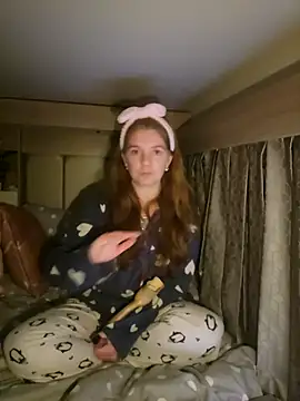 Snapshot of Amesthyst_destiny chatting on December 3, 2:30 am Amesthyst destiny online show from December 3, 2:30 am