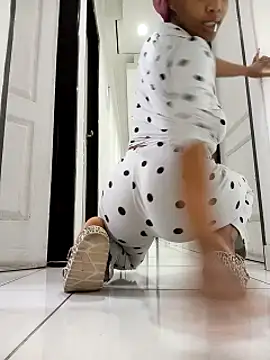 Snapshot of Hotytoty26 chatting on November 12, 5:30 am Hotytoty26 online show from November 12, 5:30 am