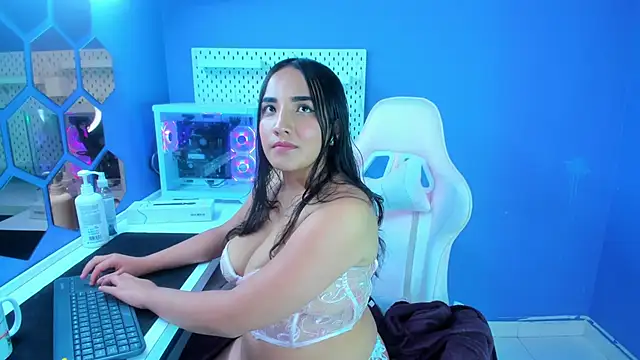 Alice 26  online show from October 23, 8:29 pm