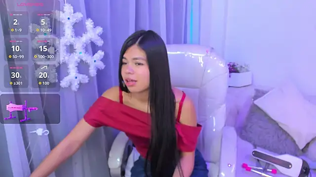 Pretty Johnson  online show from December 16, 11:37 am