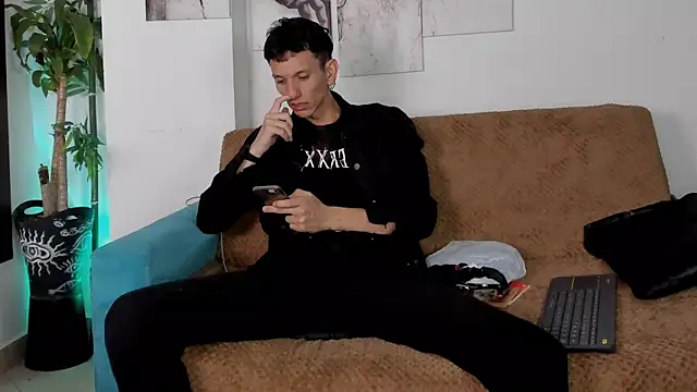 Giotrashy online show from December 17, 12:16 am