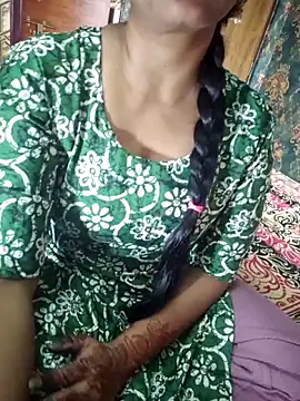 Snapshot of Shalini_telugu09 chatting on November 15, 6:11 am Shalini telugu09 online show from November 15, 6:11 am