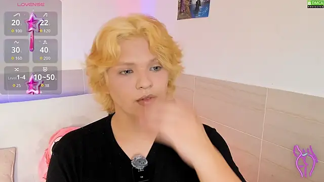 Snapshot of adam_angelssss chatting on September 24, 7:50 pm adam angelssss online show from September 24, 7:50 pm