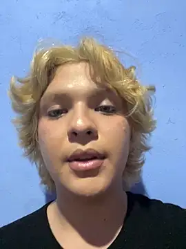 Snapshot of adam_angelssss chatting on October 3, 1:46 am adam angelssss online show from October 3, 1:46 am