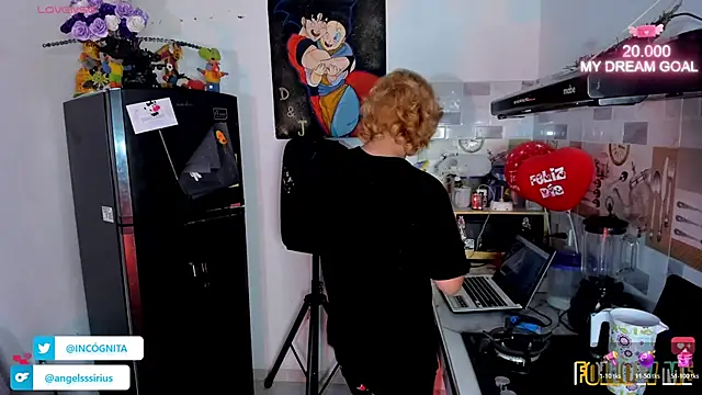 Snapshot of adam_angelssss chatting on November 7, 11:05 pm adam angelssss online show from November 7, 11:05 pm