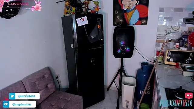 Snapshot of adam_angelssss chatting on November 16, 1:00 am adam angelssss online show from November 16, 1:00 am