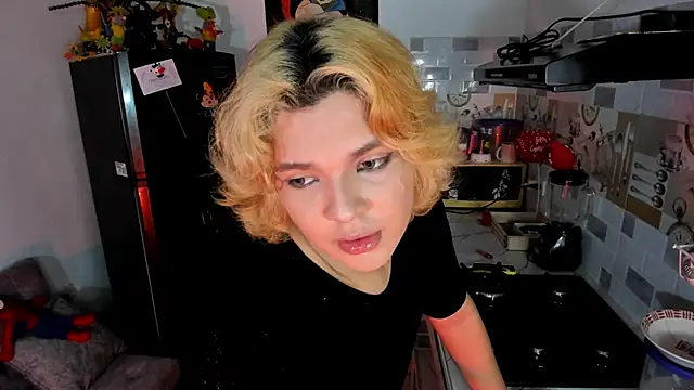 Snapshot of adam_angelssss chatting on November 23, 11:26 pm adam angelssss online show from November 23, 11:26 pm