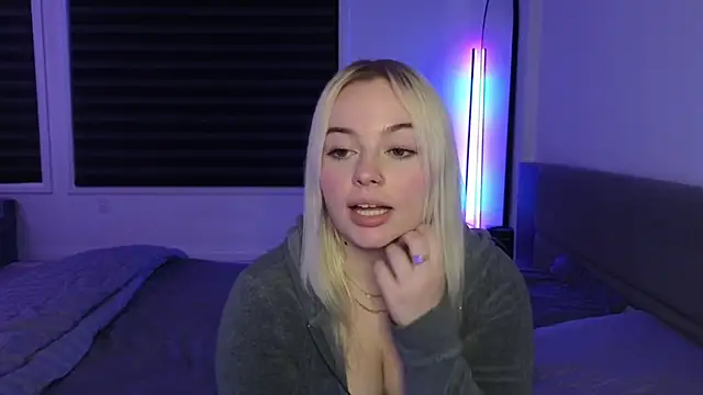 Snapshot of margot_robbie7 chatting on November 17, 11:32 pm margot robbie7 online show from November 17, 11:32 pm