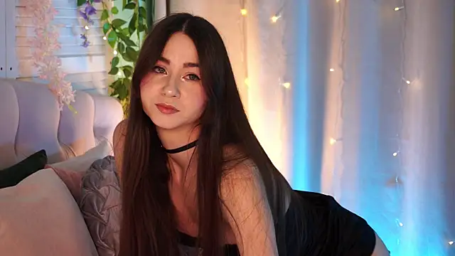 EvaMossi online show from April 13, 5:35 am