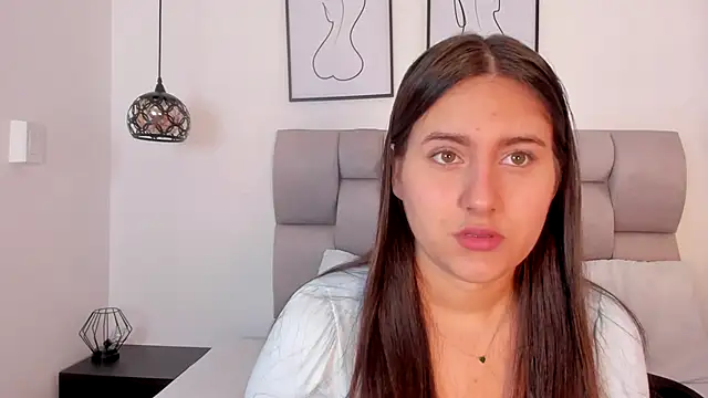 Snapshot of Hanna_Evans__ chatting on November 15, 11:51 am Hanna Evans online show from November 15, 11:51 am