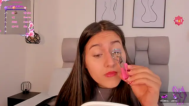 Snapshot of Hanna_Evans__ chatting on November 23, 12:27 pm Hanna Evans online show from November 23, 12:27 pm