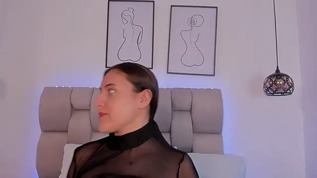 Snapshot of Hanna_Evans__ chatting on November 28, 12:30 pm Hanna Evans online show from November 28, 12:30 pm