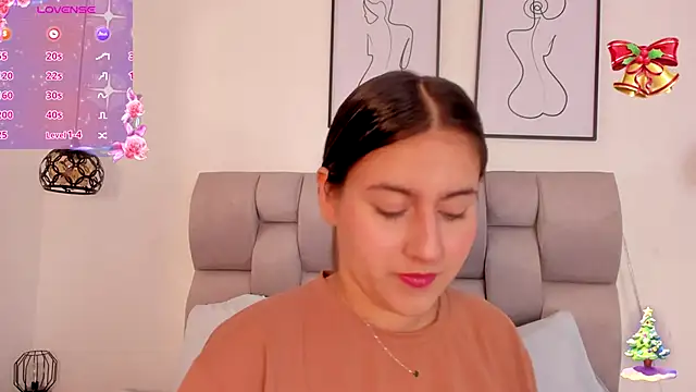 Snapshot of Hanna_Evans__ chatting on November 30, 12:42 pm Hanna Evans online show from November 30, 12:42 pm