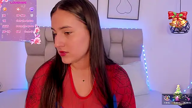 Snapshot of Hanna_Evans__ chatting on December 18, 12:55 pm Hanna Evans online show from December 18, 12:55 pm