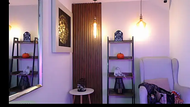 Coral Lise online show from November 8, 11:10 am