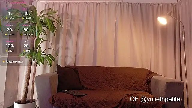 YuliethPetite online show from November 17, 11:38 am