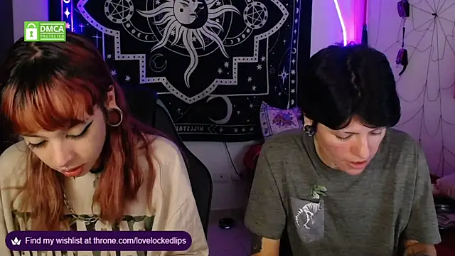 lovelockedlips online show from October 15, 4:34 am