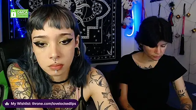 lovelockedlips online show from December 14, 1:11 am